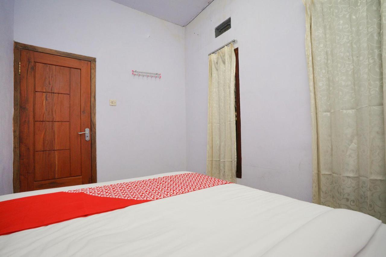 Oyo 2120 Pieter Homestay Bromo Probolinggo Exterior photo